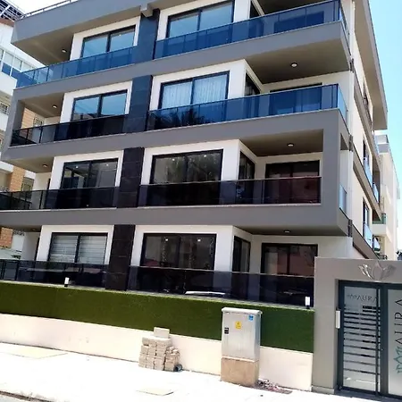 Aura Home Just 100 Meters To Kleopatra Beach